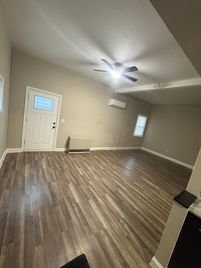 Building Photo - 15 John St Unit 1