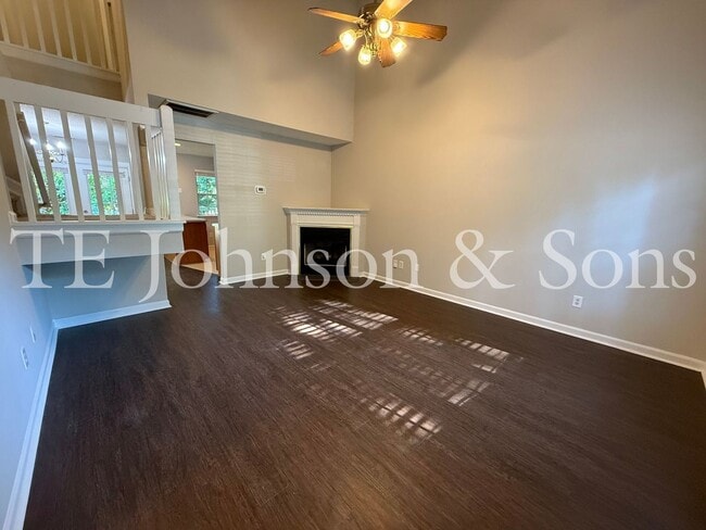Photo - Beautiful 3BR Home with Vaulted Ceilings, Community Pool & Main Level Primary Suite