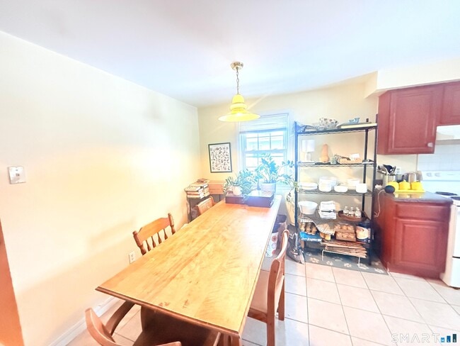 Photo - 27 Manila Ave