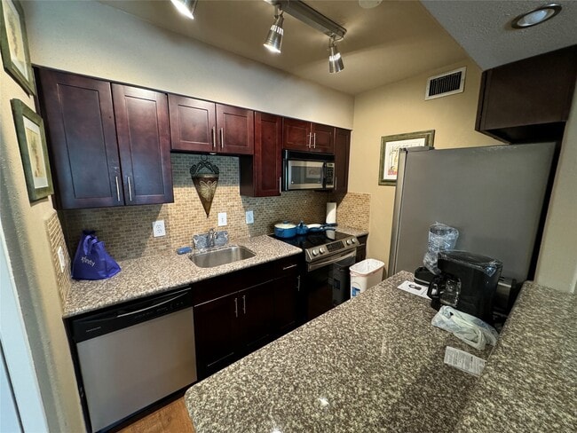 Photo - 2220 S Piney Point Rd