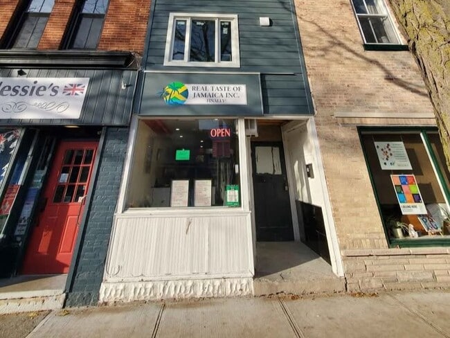 Photo - Two-Storey, Loft-Style Apartment (2 Bed, 1 Bath) Unité 4