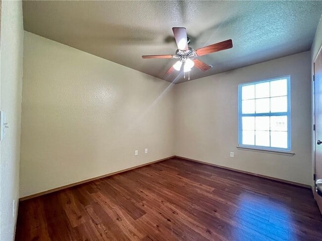 Photo - 867-867 Meadowlands Dr Unit 865 Meadowlands