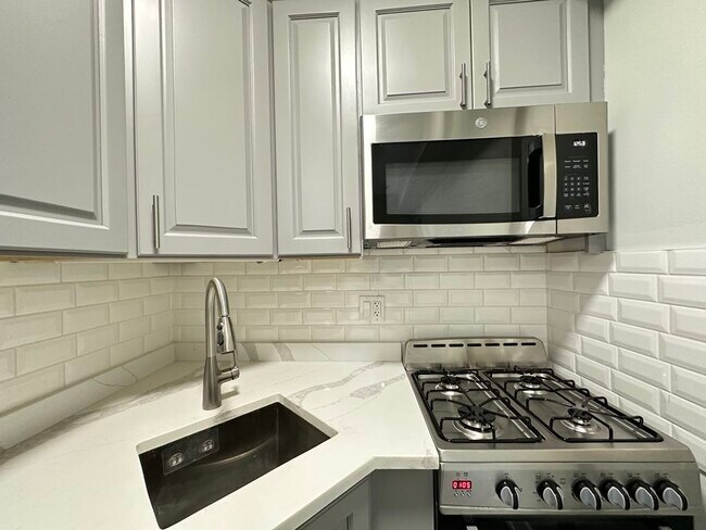 Photo - 545 W Belmont Unit i4