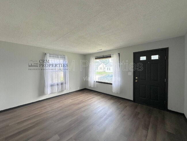 Photo - 1034 E Elm St