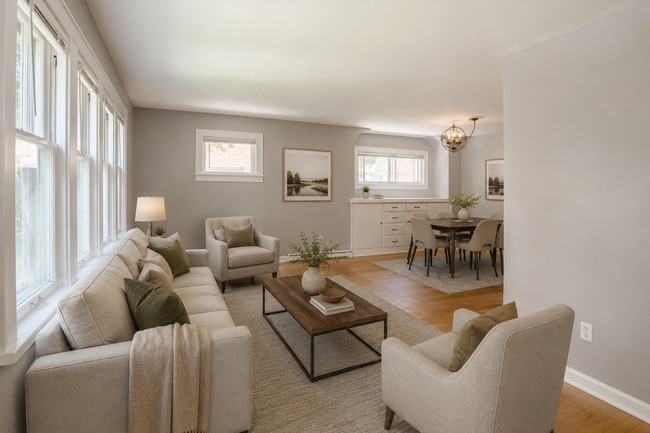 Building Photo - 3 Bed Home in the Heart of Whitefish Bay