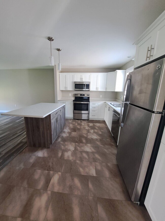 Photo - 102 Fieldstone Ct