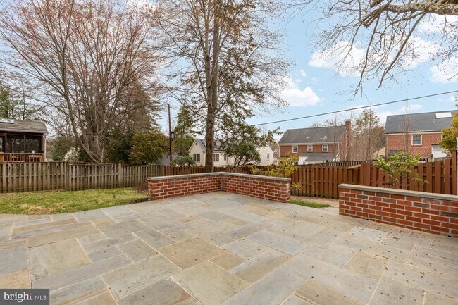 Photo - 2736 Stephenson Ln NW