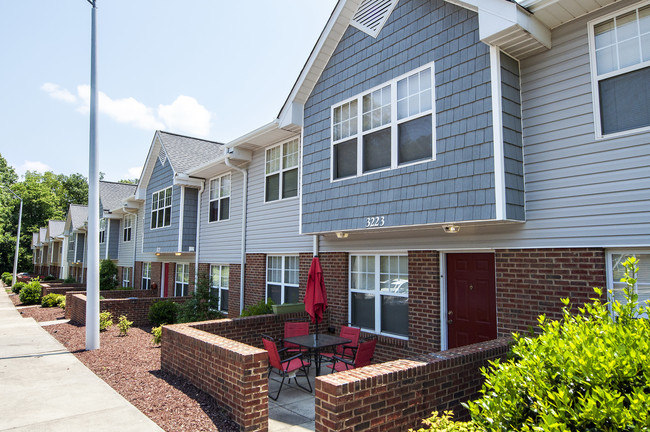 Townhouse - University Suites Apartments