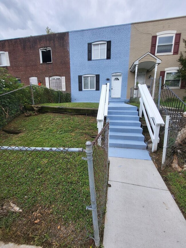 Building Photo - 915 Jack St Unit 1 & 2 Rental