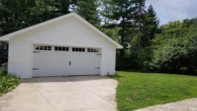 Photo - 1025 Hillcrest Rd