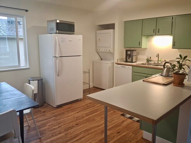 Building Photo - Riverbend Fourplex