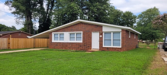 Building Photo - 1309 Guest St Rental