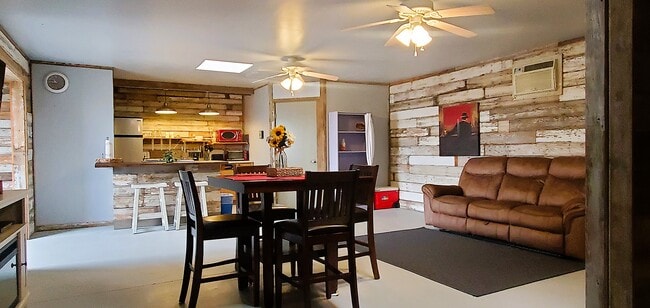 Photo - 2111 N Elliott Rd