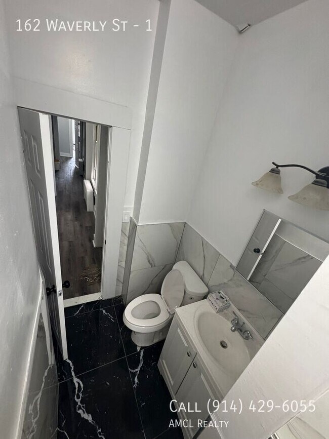 Photo - 162 Waverly St Unit 1