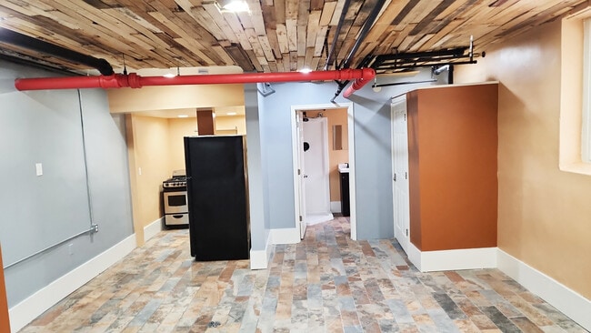 Building Photo - The Rochelle aka Fourth Willis Rental