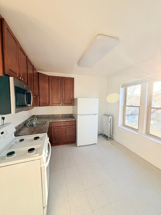 Photo - 4455 W Dickens Ave Unit 2W