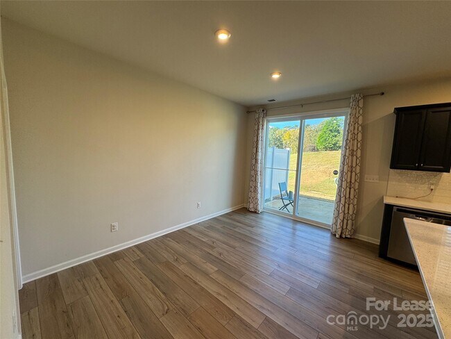 Photo - 5616 Axil Ln