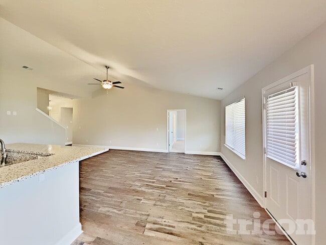 Photo - 296 Fieldstone Ln