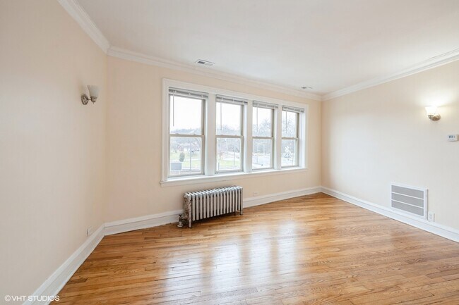 Photo - 1745 W 91st St Unit 2S