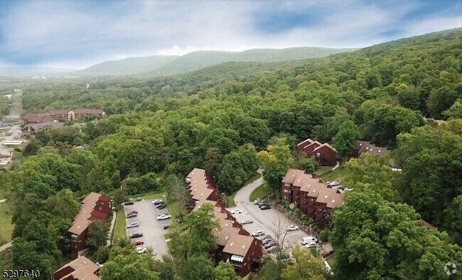 Building Photo - 2 Gunstock Dr Rental