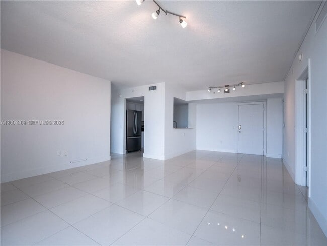 Building Photo - 117 NW 42nd Ave Unit 912