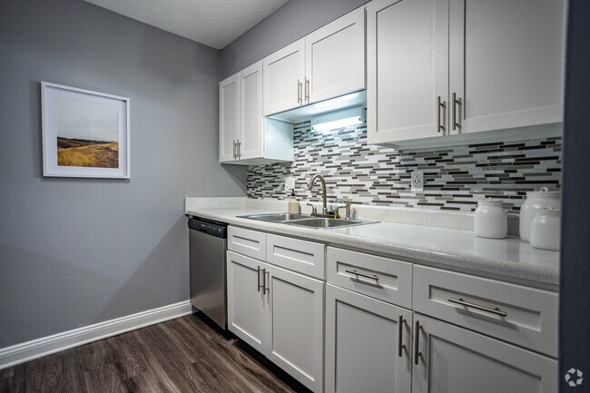 2 BR, 1 BA - 832SF - The District Knoxville