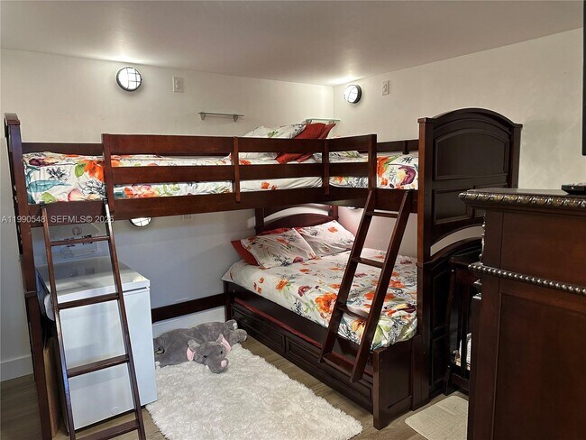 Photo - 6039 Collins Ave Unit # 1431
