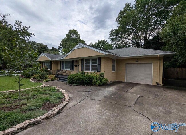 Photo - 2222 Matthews St SE