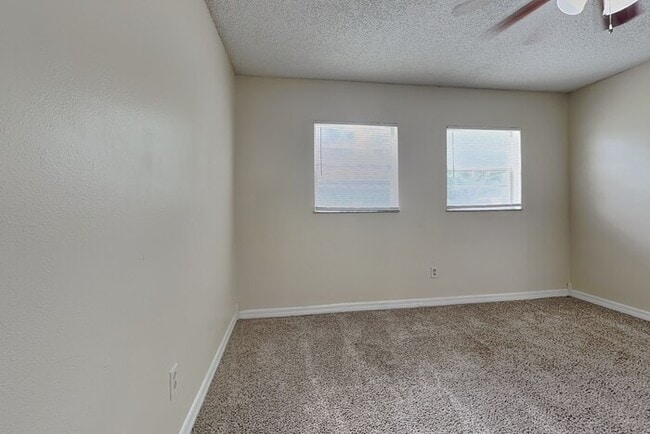 Photo - 39643 Meadowood Loop