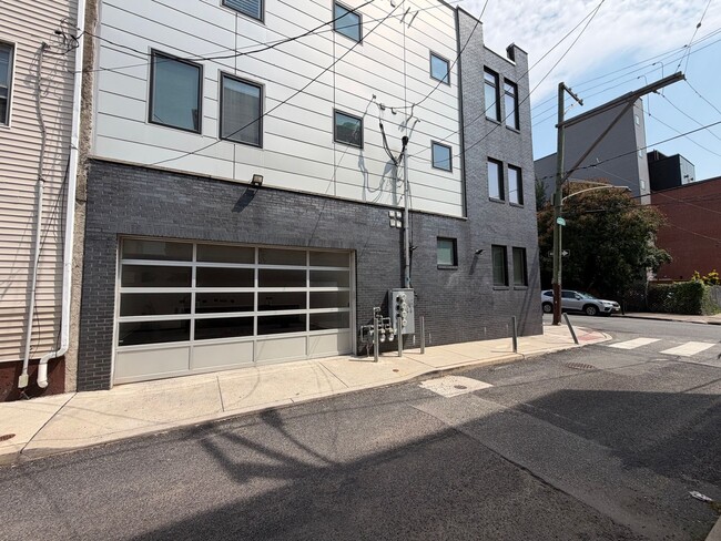 Photo - 113 Master St