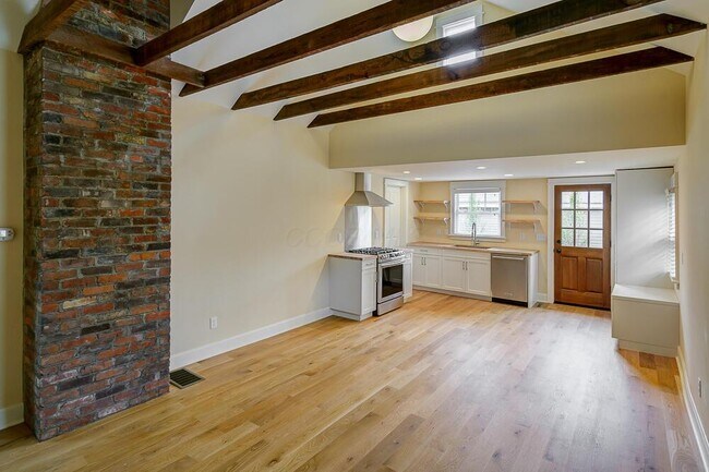 Photo - 131 Lansing St