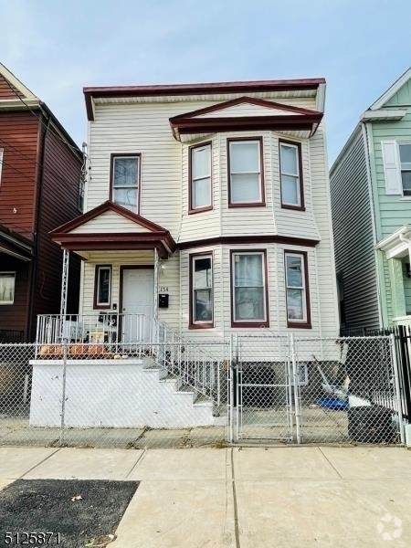 Building Photo - 134 Wakeman Ave Unit 2 Rental