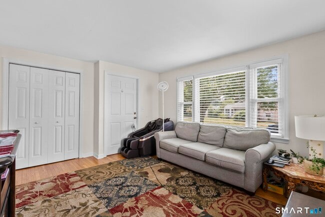 Photo - 214 Country Rd