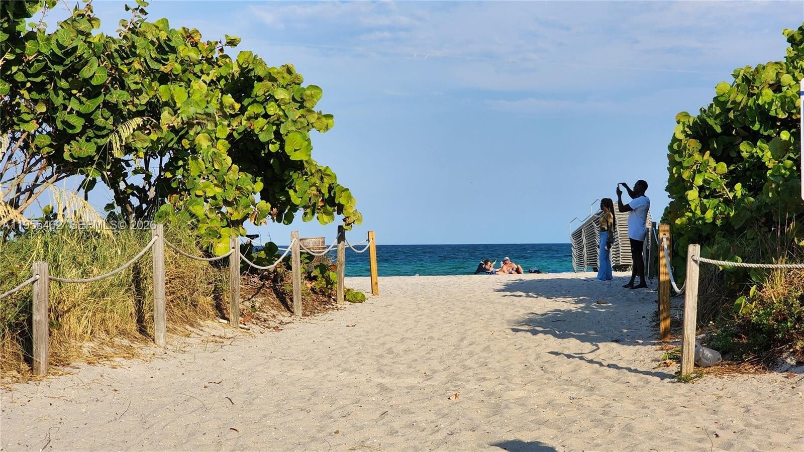 Photo - 7629 Dickens Ave Unidad 7