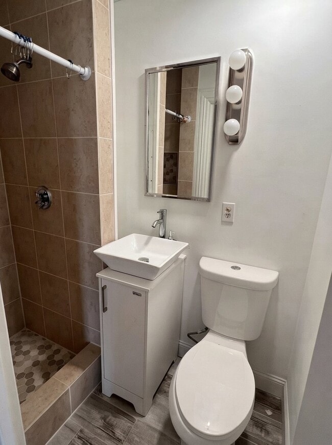Photo - 205 Waterman Ave Unit Apt 2