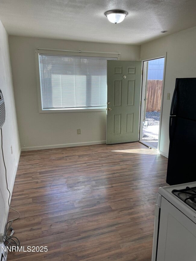 Photo - 180 Mortensen Ln