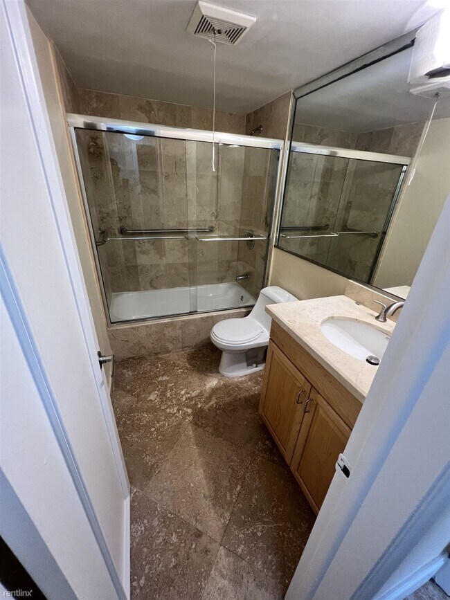 Photo - 2 br, 2 bath Condo - Dadeland Capri Unit Apt C111