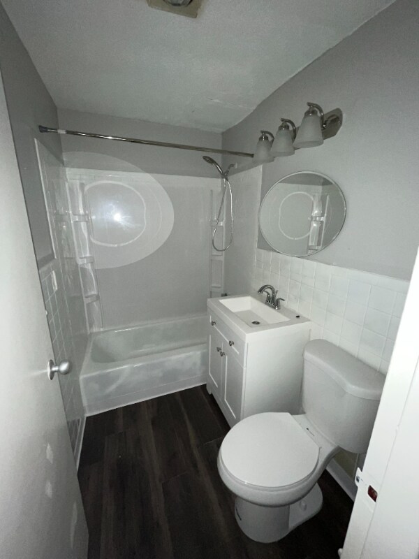 Photo - 887 Asylum Ave Unidad C13