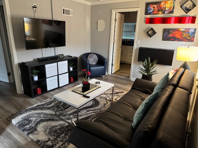 Building Photo - 1234 Sandgate Rd SW Rental