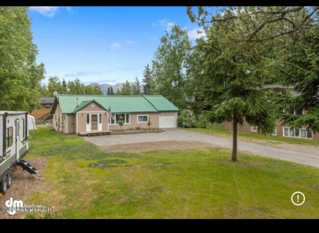 Building Photo - 12831 Brandon St