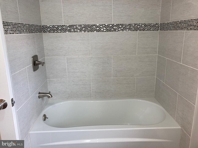 Photo - 2225 W Thompson St Unidad B
