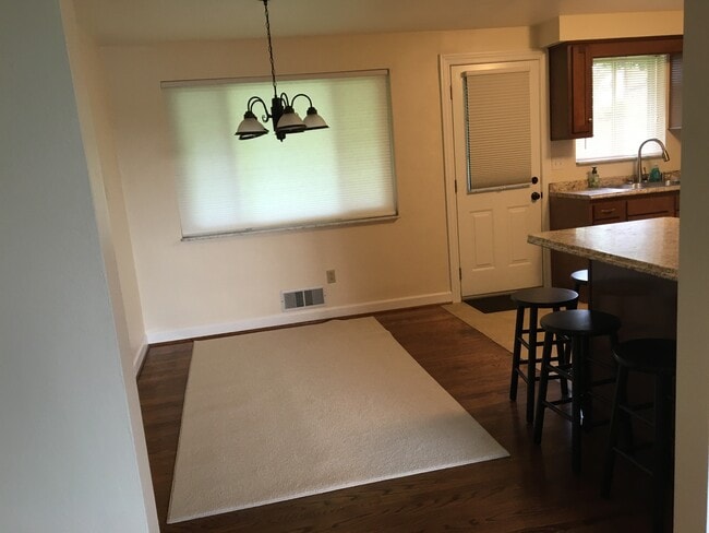 Photo - 563 Hickory Dr