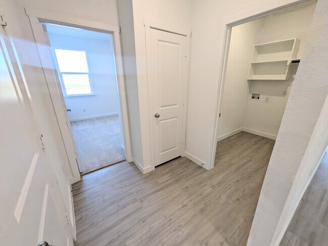 Photo - 426 Lone Star Dr