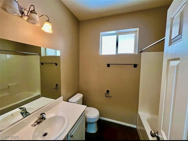 Building Photo - 2455 Silver Sunrise Ln