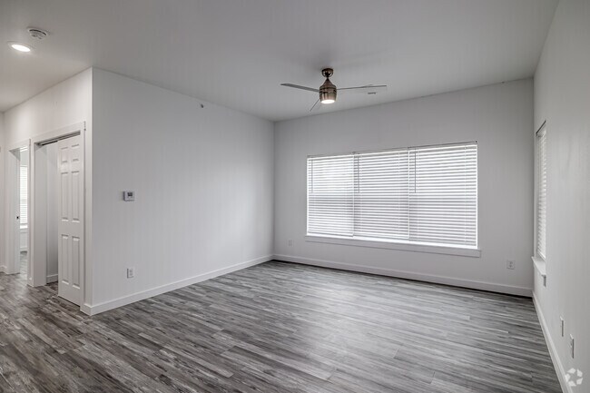 1BR, 1BA - 824SF - Living Room - Silos on the Square