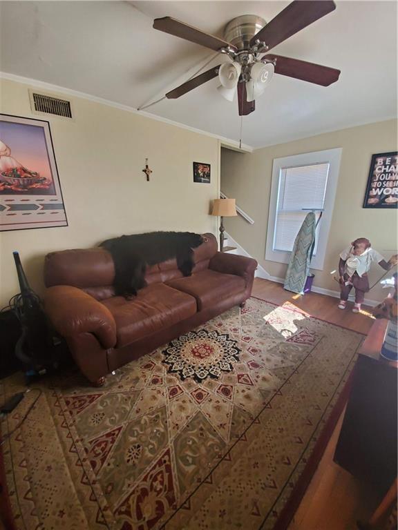 Photo - 918 E 37th St