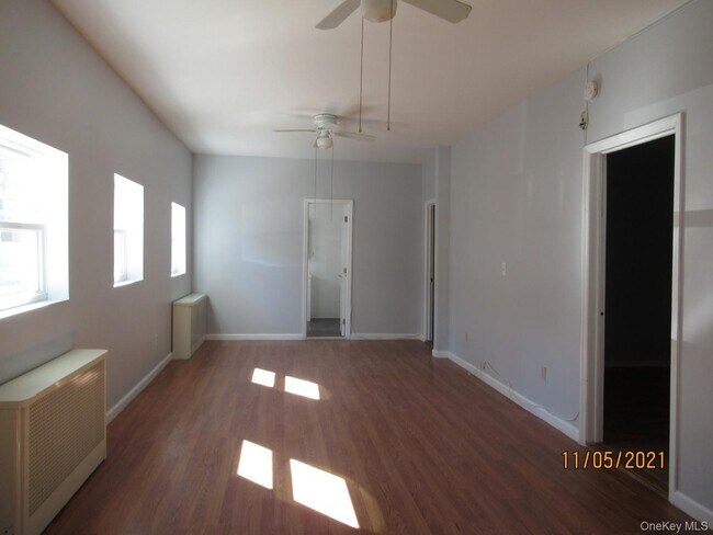 Photo - 60-91 54th St Unit 2R