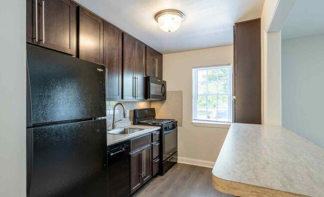 Building Photo - Queens Gardens Rental