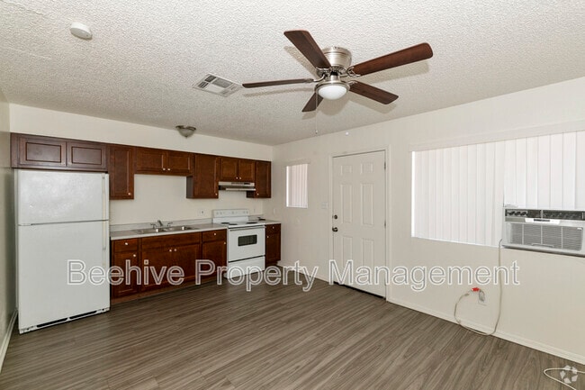 Building Photo - 1502 E Adams St Rental