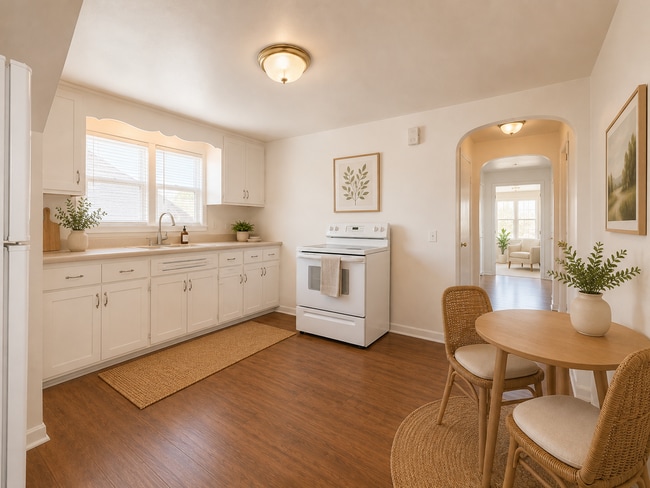 Building Photo - 1509 S 52nd St Unit Upper